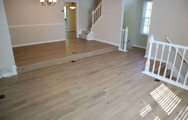 Quiet & Bright End-Unit Retreat in Desirable Silver Spring