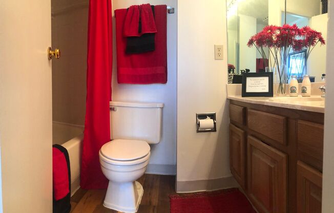 2 beds, 2.5 baths, 1,122 sqft, $935, Unit C01