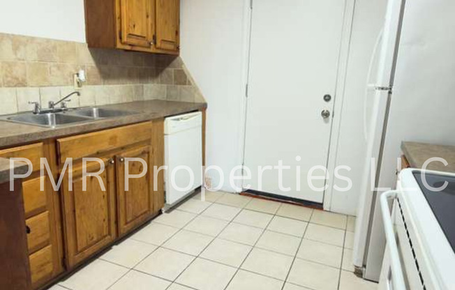 2 Bedrooms / 1 Bathroom House