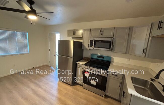 2 beds, 1 bath, 530 sqft, $1,050, Unit 03