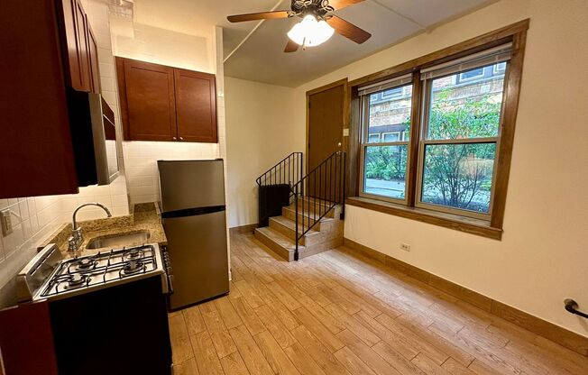 1 bed, 1 bath, 425 sqft, $1,765, Unit 233-G2