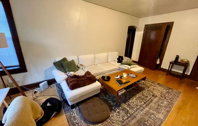 2636 N Oakland Ave