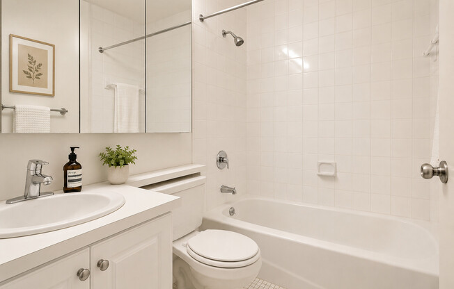 1 bed, 1 bath, 710 sqft, $4,400, Unit 7B