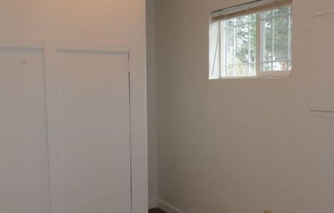 2 beds, 1 bath, $1,795