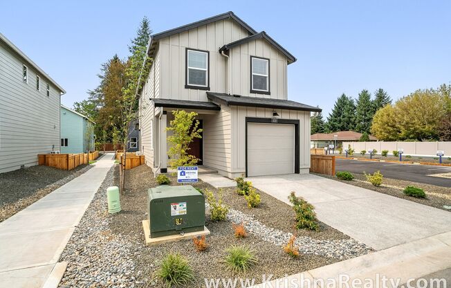 Modern 3-Bedroom Home with Upstairs Loft, Central A/C & Fenced Backyard