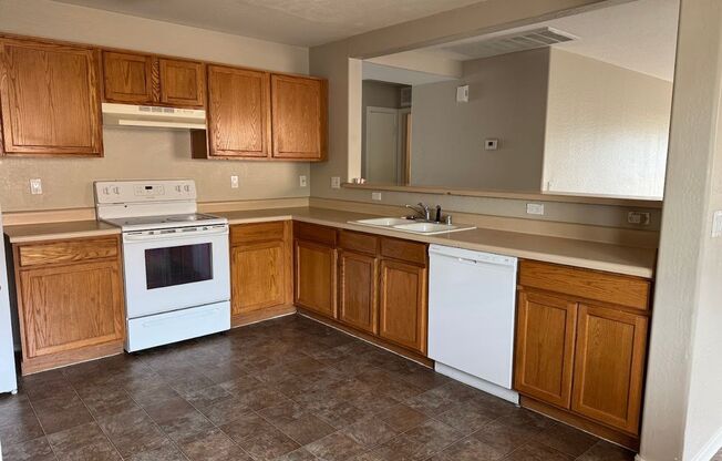 Beautiful Home for Rent in Tolleson!