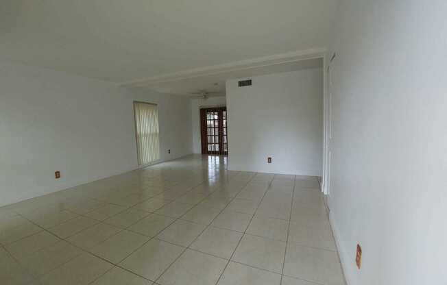 Great Renovated 3/1 |  Quiet family neighborhood