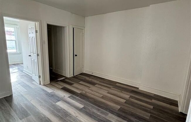 2 beds, 1 bath, 770 sqft, $1,050, Unit W Florissant Ave- 6037