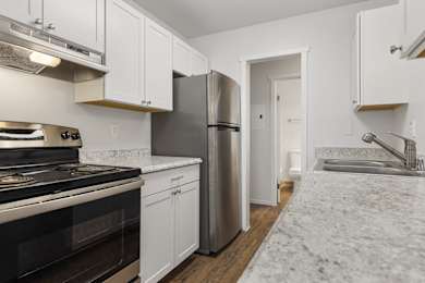 1 bed, 1 bath, 660 sqft, $1,895