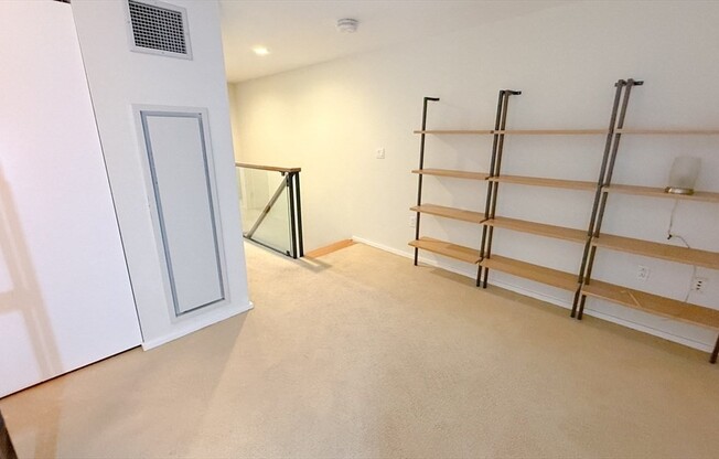 1 bed, 1.5 baths, 948 sqft, $3,800, Unit 127