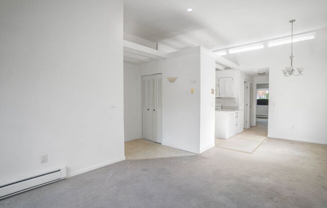 1 bed, 1 bath, 775 sqft, $2,150, Unit 76-5