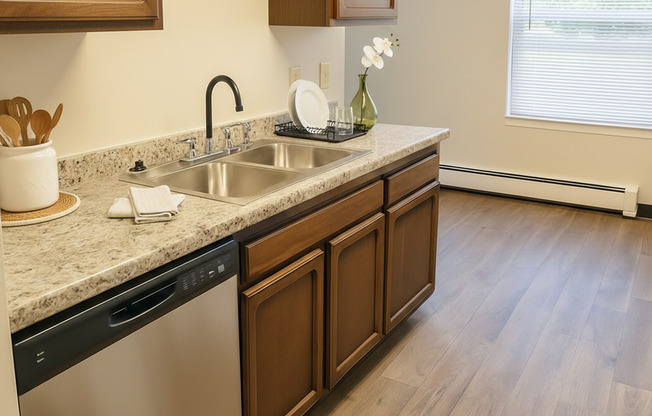 River Road Court Apartments