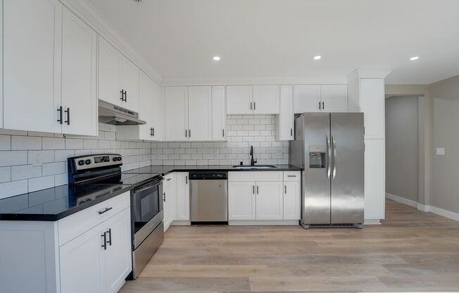 Duplet at Hillcrest | 3BR/3BA Homes + Two-Level Studio Lofts in Hillcrest & Onsite Parking