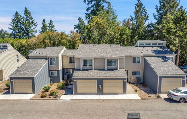 2 beds, 1.5 baths, 1,050 sqft, $2,049, Unit 214-772A