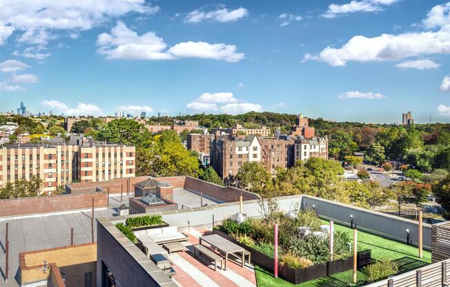 2 beds, 2 baths, 905 sqft, $4,212, Unit 5H