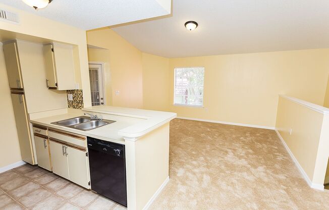 Beautiful Condo with 2-bedroom and 2-bathroom in Bella Vista