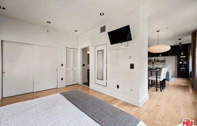 1 bed, 1 bath, 720 sqft, $2,300, Unit 601