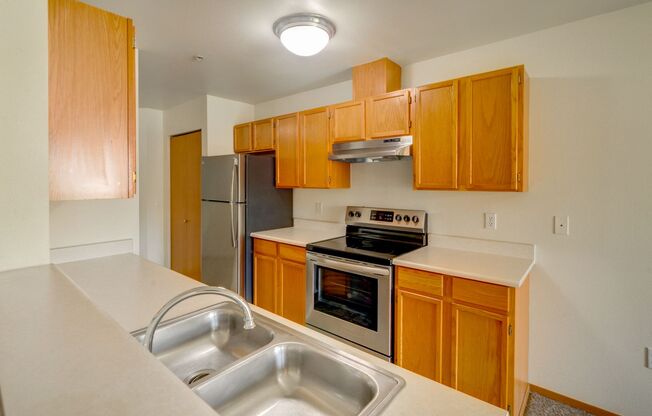 1 bed, 1 bath, 811 sqft, $1,595, Unit F304