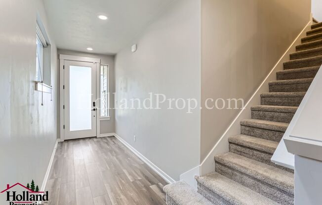 Modern Stylish 3-Bed Home in Prime Hillsboro Location