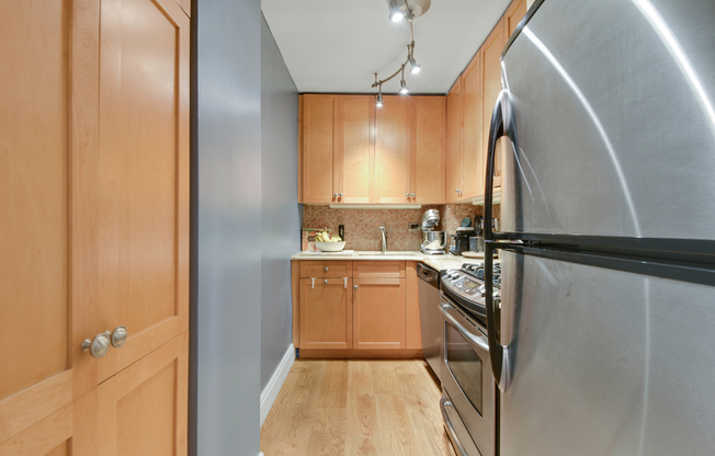1 bed, 1 bath, 725 sqft, $4,500, Unit 10B