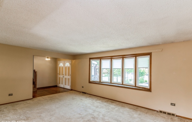 13633 CHERRY LN