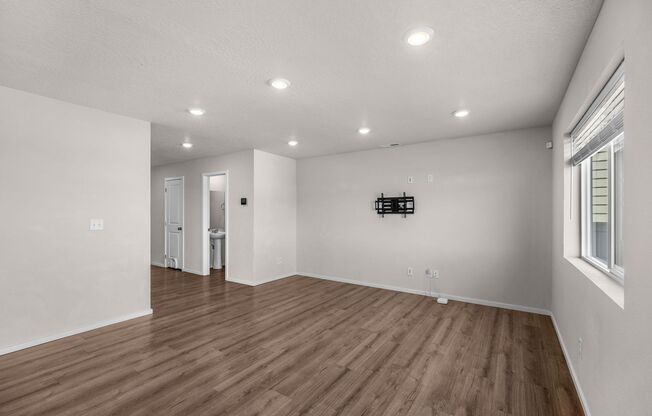 Beautiful 2022 Built Home With Views!