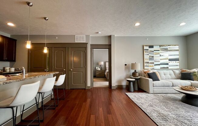 2 beds, 2 baths, 1,078 sqft, $1,595, Unit 1010 on the Lake - Two Bedrooms Lakeview Options