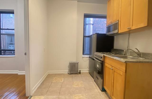 2 beds, 1 bath, 350 sqft, $2,925, Unit 26