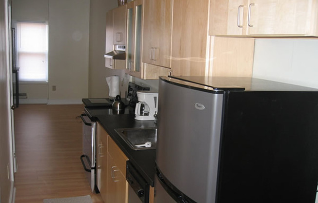 1 bed, 1 bath, 525 sqft, $975, Unit 17