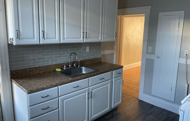Studio, 1 bath, 379 sqft, $1,850, Unit 6 Brooks Park #28