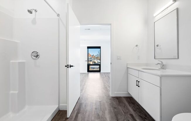 2 beds, 2 baths, 994 sqft, $1,750, Unit 202