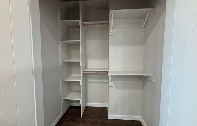 Studio, 1 bath, 660 sqft, $1,195, Unit 415 - S660 Courtyard View