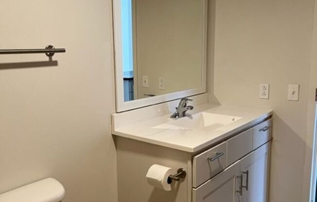 1 bed, 1 bath, 545 sqft, $1,900, Unit 425