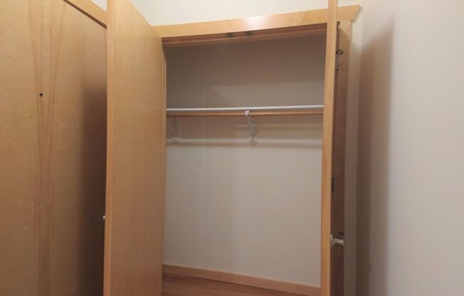 1 bed, 1 bath, 1,120 sqft, $2,025, Unit 400