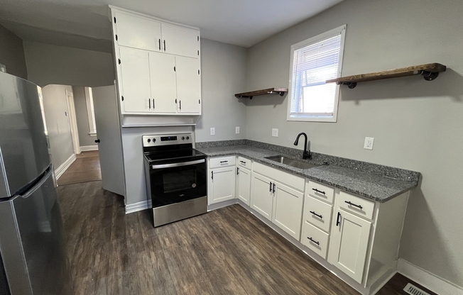 220 W AVE 220