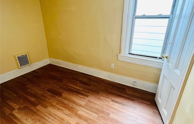 91 31 81 ST