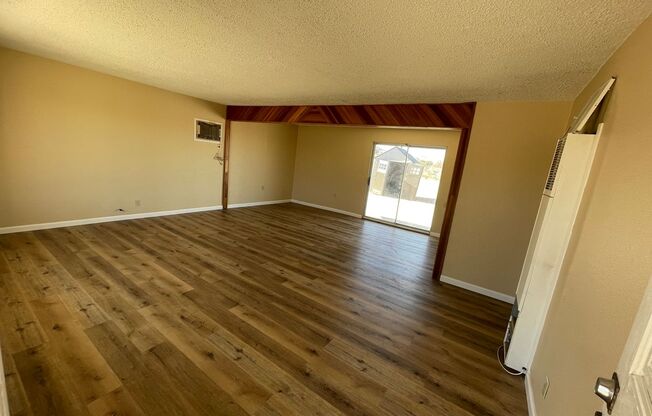 3 beds, 1 bath, $1,250