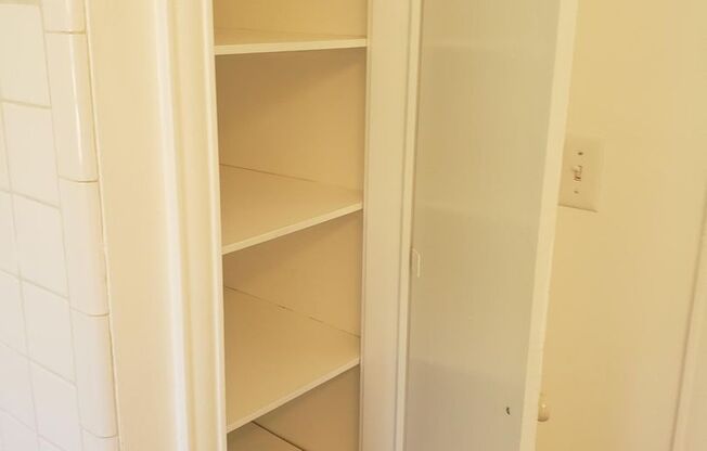1 bed, 1 bath, 740 sqft, $1,630, Unit 39