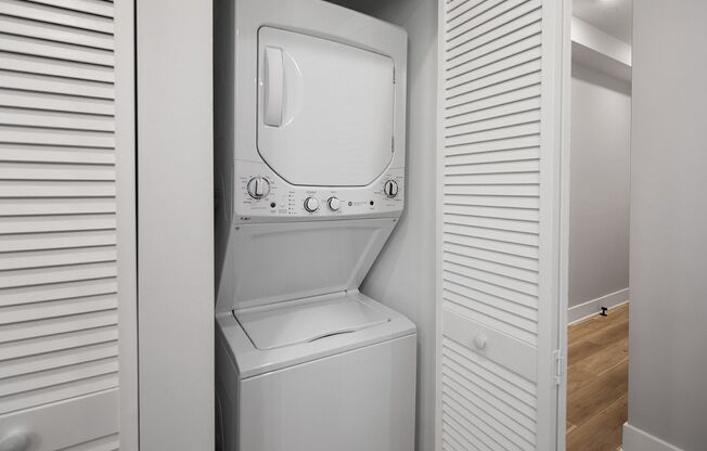 Studio, 1 bath, $1,195, Unit 3924-02