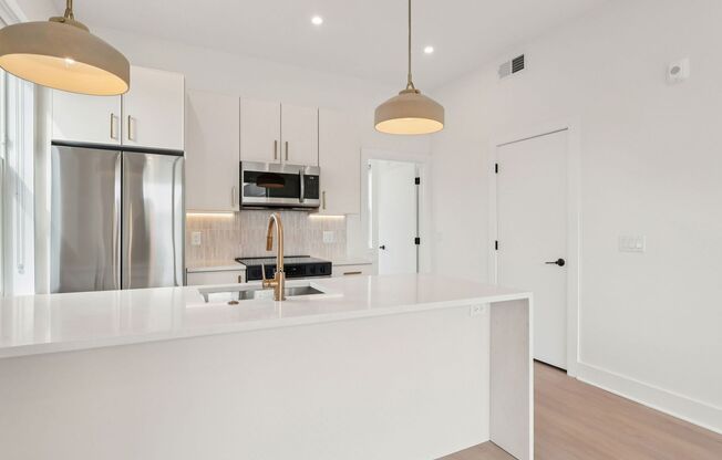 1 bed, 1 bath, 680 sqft, $1,833, Unit 201