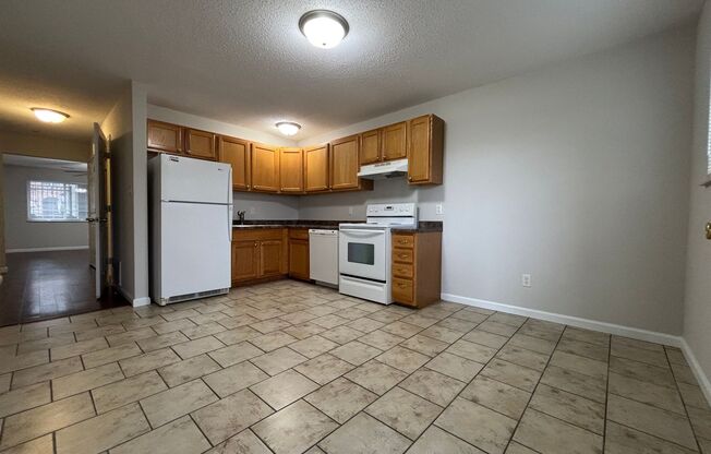 2 beds, 1.5 baths, 1,049 sqft, $1,295, Unit 220-1C ORM