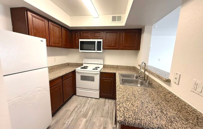 2 beds, 2 baths, $1,050, Unit UNIT 2039