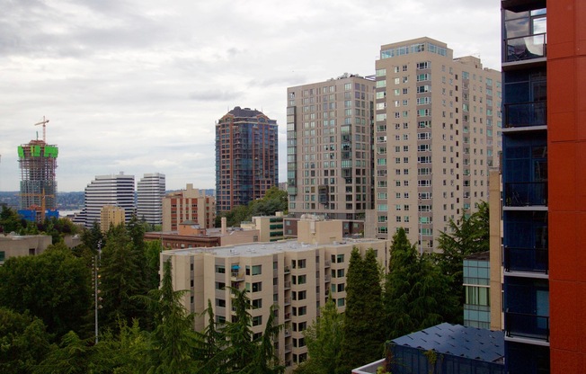 1 bed, 2 baths, 692 sqft, $2,150, Unit 1011