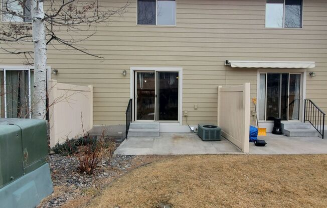 3 bed 2.5 bath townhome for rent!