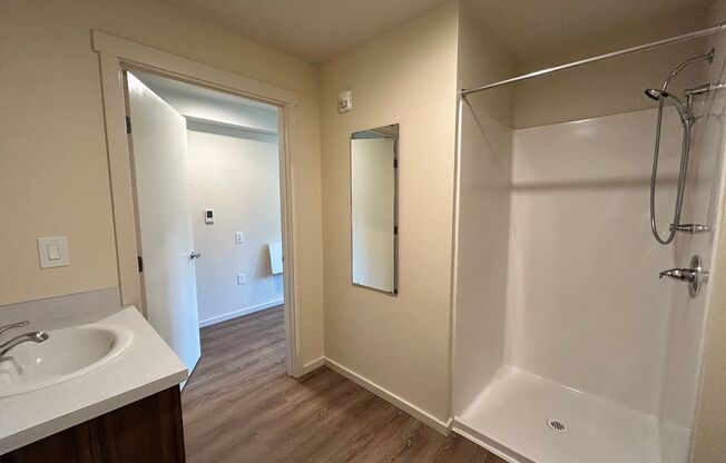 Studio, 1 bath, 175 sqft, $1,195, Unit 404