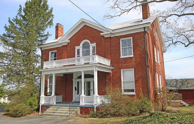 Beautiful & Historic City Home (Lease Pending)