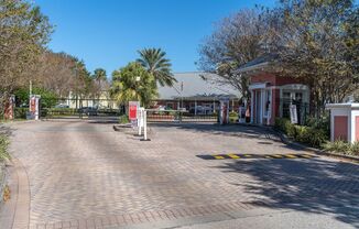 2 beds, 1 bath, $2,100