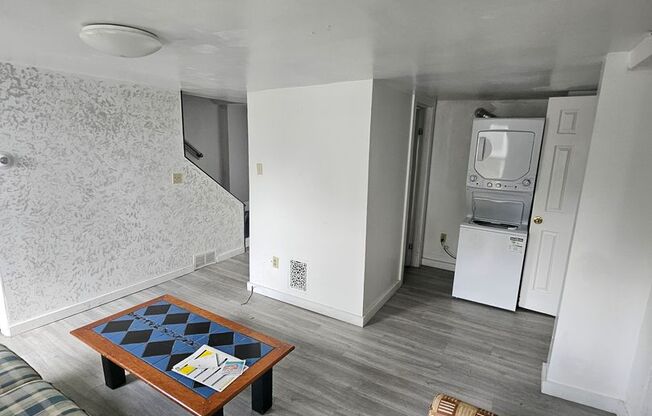 4 beds, 1.5 baths, $2,640, Unit 117