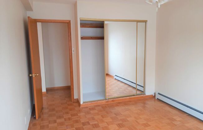 1 bed, 1 bath, 700 sqft, $1,700, Unit 418-0612