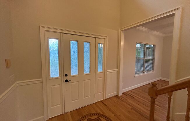 Spacious and Perfectly located 4/2 home in Bear Lake area